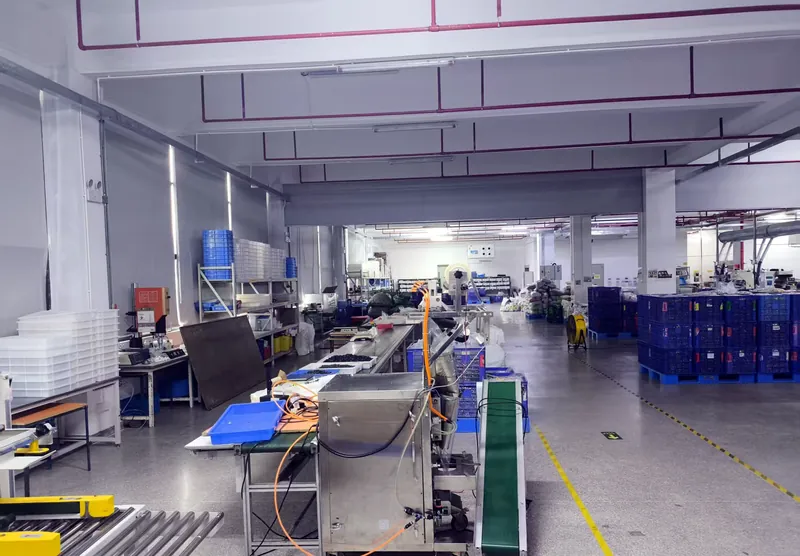 Assembly and packing line